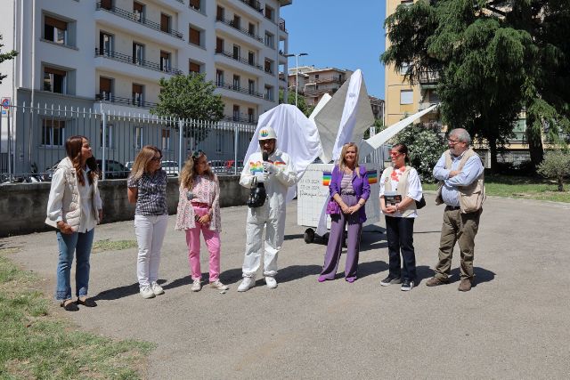 Serena Raggi a un evento pubblico dedicato alla pace
