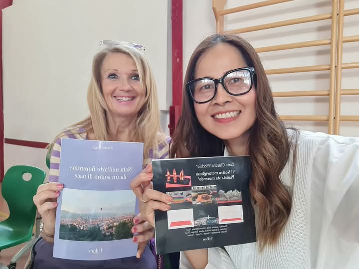 Serena Raggi durante un incontro culturale dedicato ai libri e alla pace