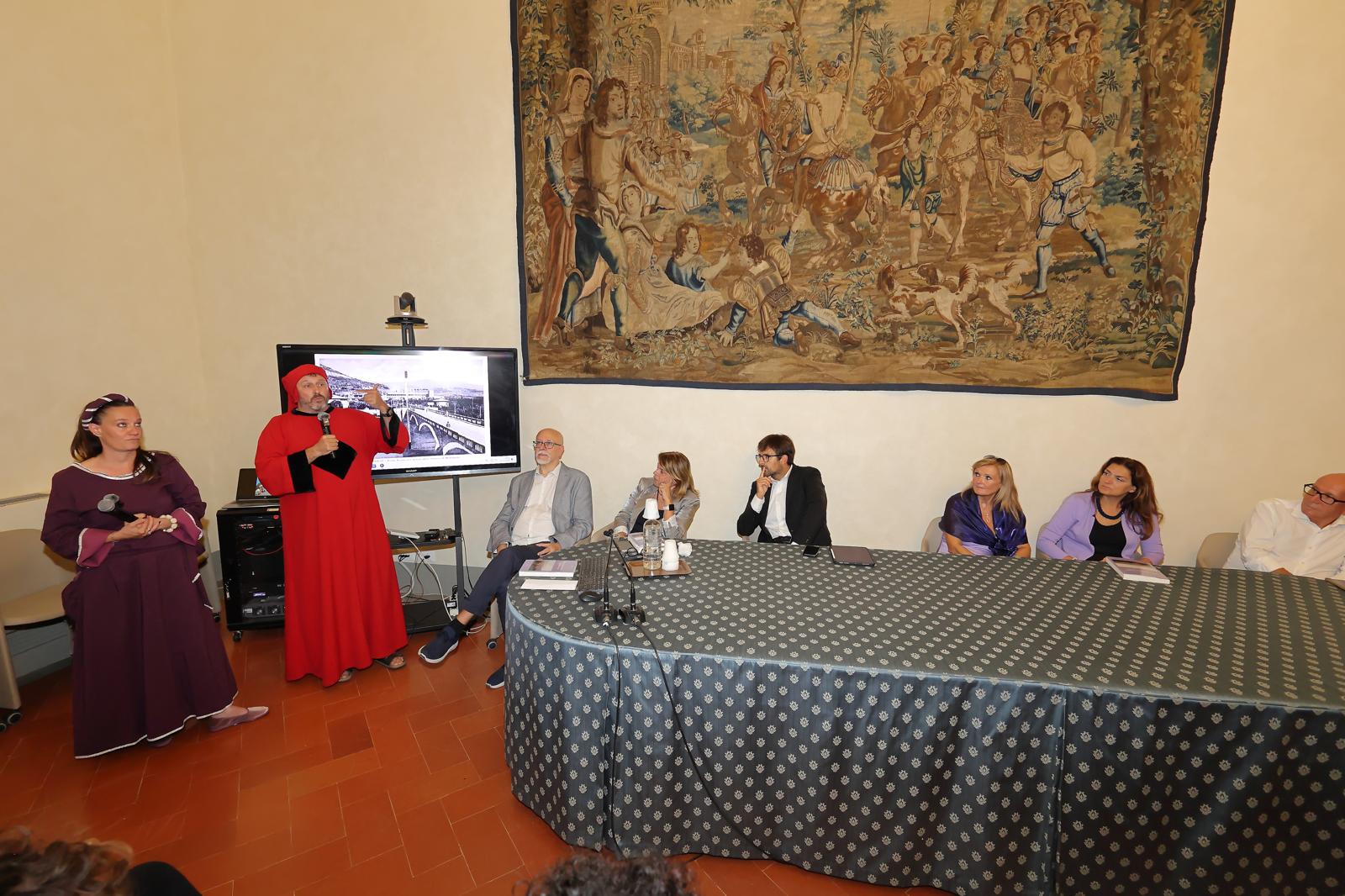 Momento di lettura e intervento durante l’evento a Palazzo Medici Riccardi
